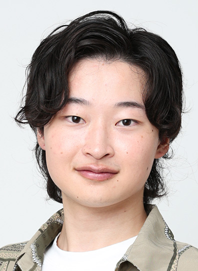 中林諒介