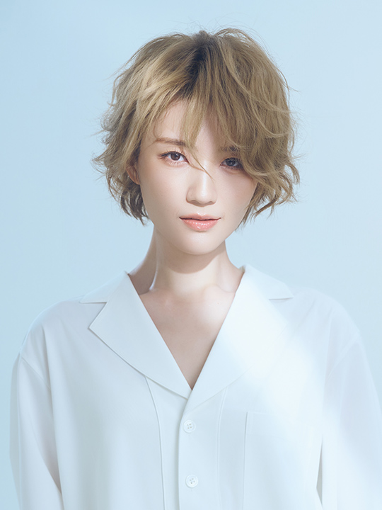 芹⾹⽃亜 Serika Toa