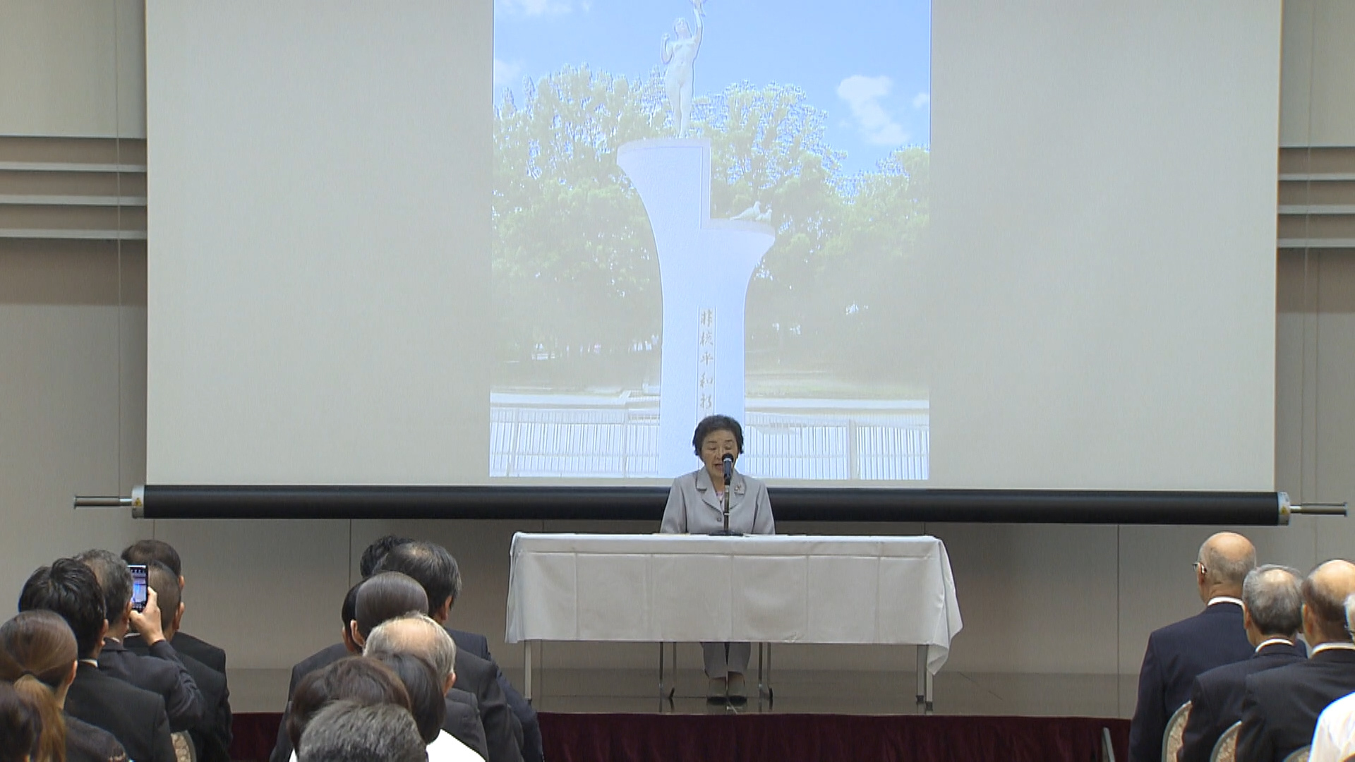 終戦記念日の8月15日は被爆した経験を後世に残そうと、語り部として活動を続ける女性の証言です。